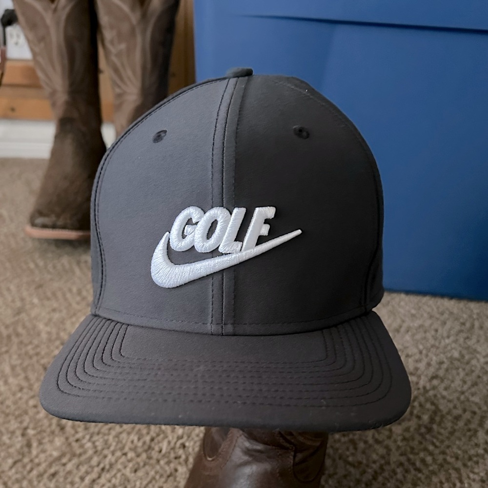 Nike golf hat